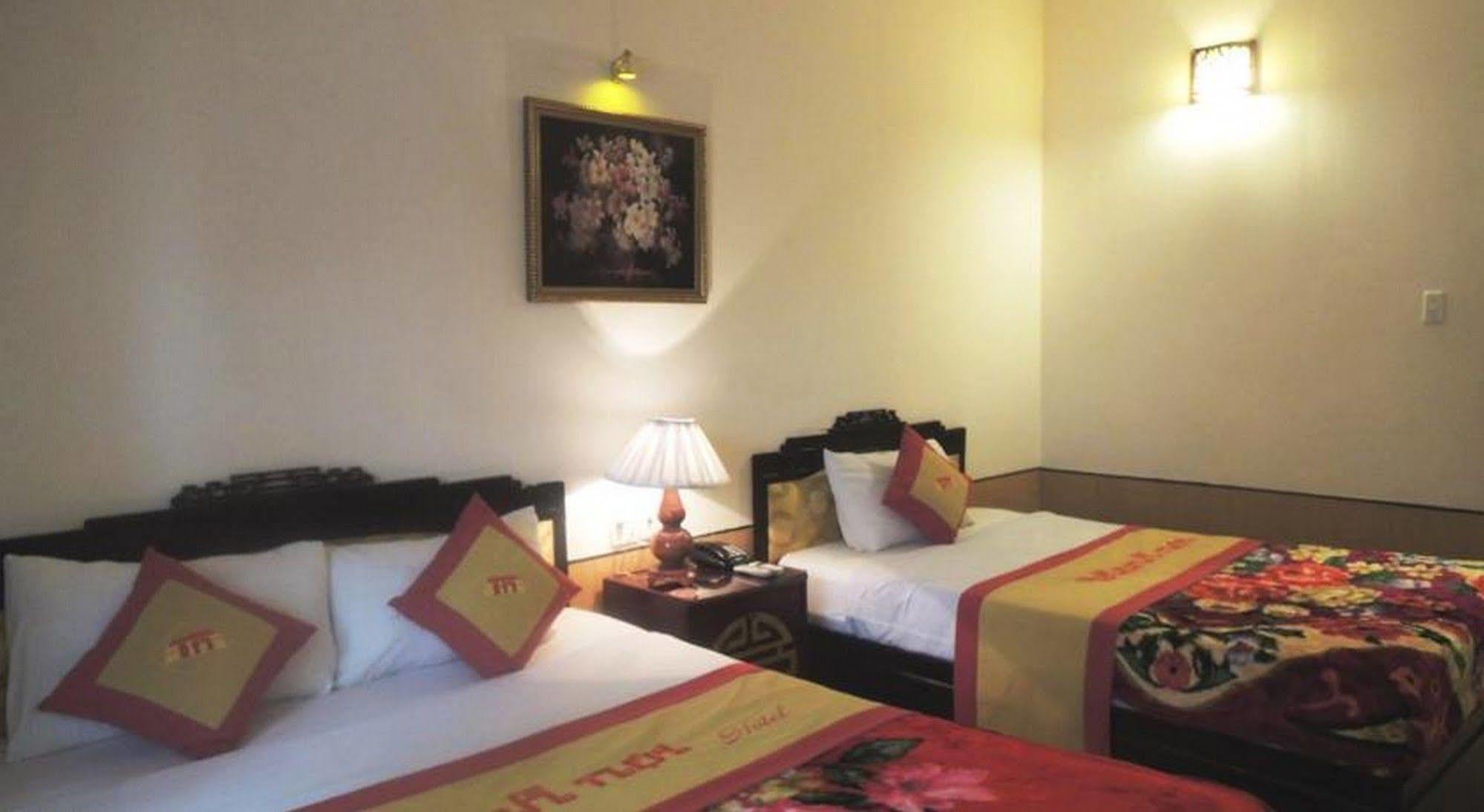 Thanh Noi Hotel Hue Exterior photo