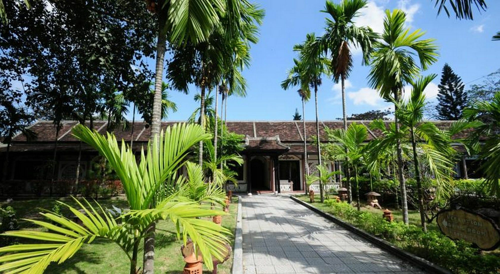 Thanh Noi Hotel Hue Exterior photo